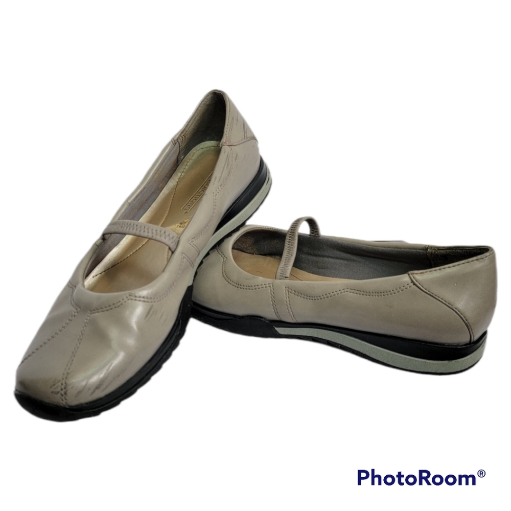 Taupe Prediction Super Comfy Mary Jane Flats size 9.5 Shoe